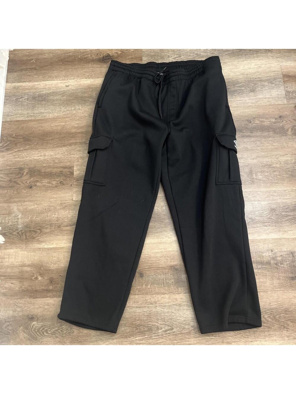 Vintage 2000s Umbro Black Cargo Sweatpants Sweatpants Men's Large XL Wide Leg